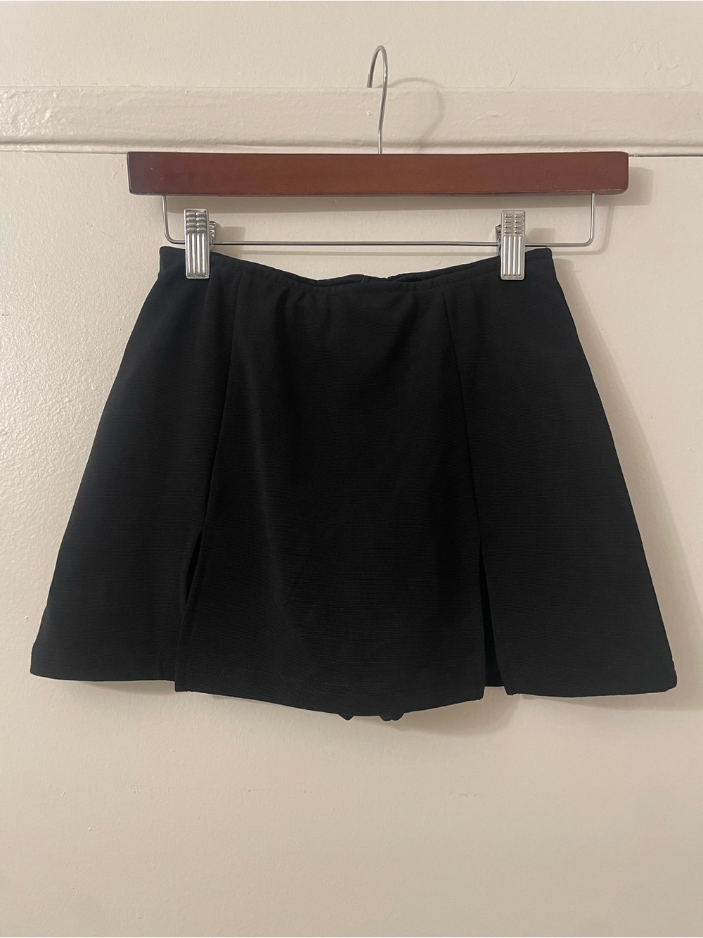 Delia’s Mini Skort - Picture 2 of 7